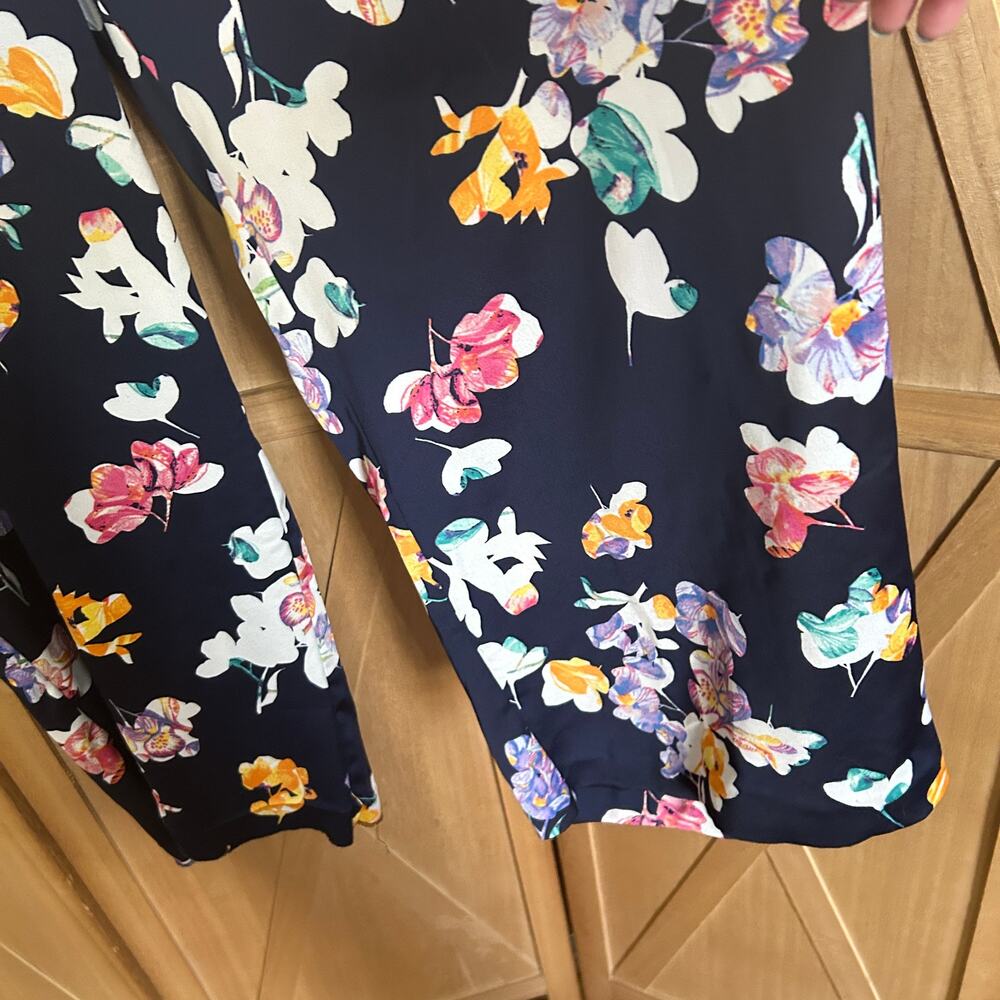 Navy floral wide leg cropped pants - Picture 3 of 9